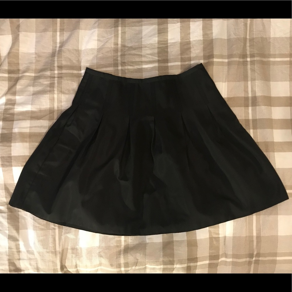 GAP black skirt with inverted pleats and pockets